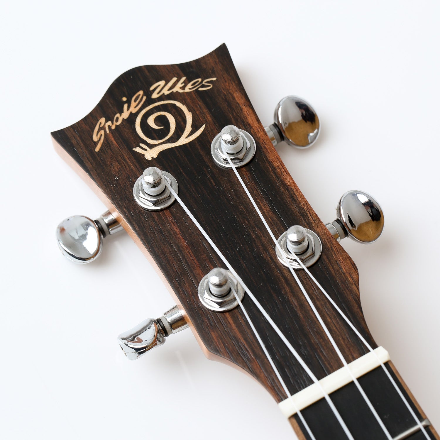 Snail UKC-486E Walnut Concert Ukulele