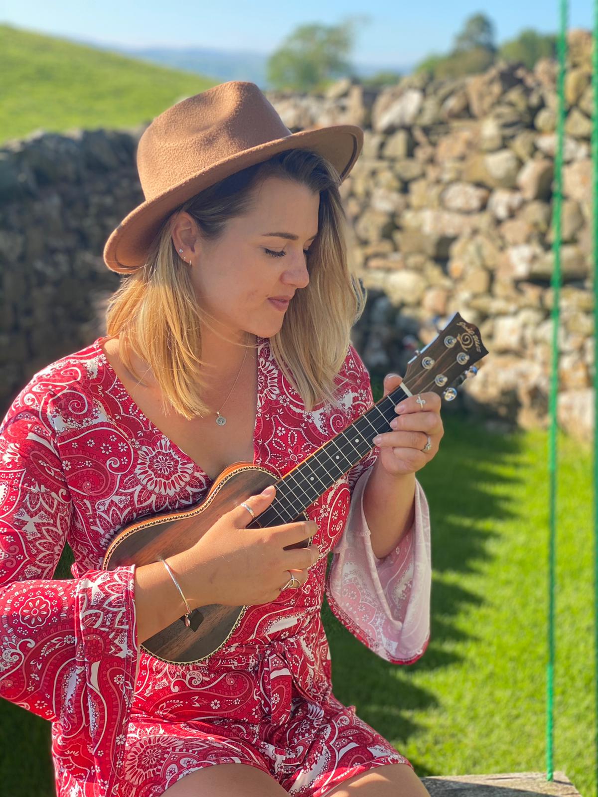 SNAILUKES 23 inch Ukulele SNAIL BH-1C Yukulele Spalted Maple Wood Hawaii  Guitar With Bag/Tuner/Capo/Picks/Strap